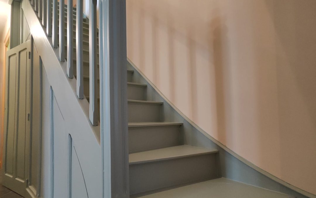 Peintures intérieures : comment choisir les bonnes finitions pour un rendu durable et esthétique ?