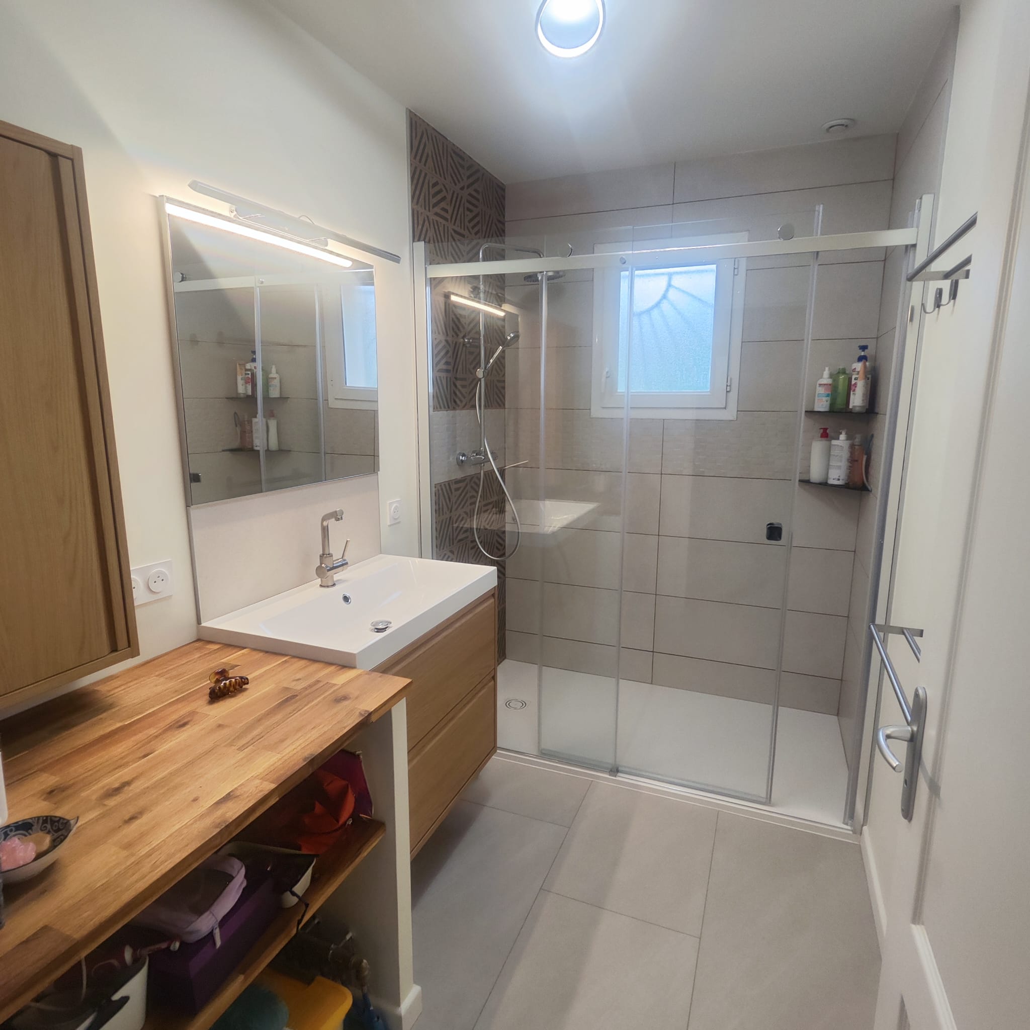 Rénovation complète d'une salle de bain montendre après Rénovation complète d'une salle de bain montendre